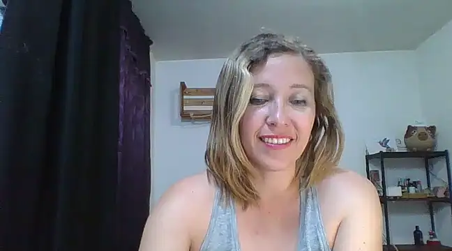 Snapshot of charlott_ponce chatting on February 11, 2025, 3:40 am charlott ponce online show from February 11, 2025, 3:40 am