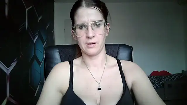 KayaRose online show from September 28, 2025, 2:13 pm