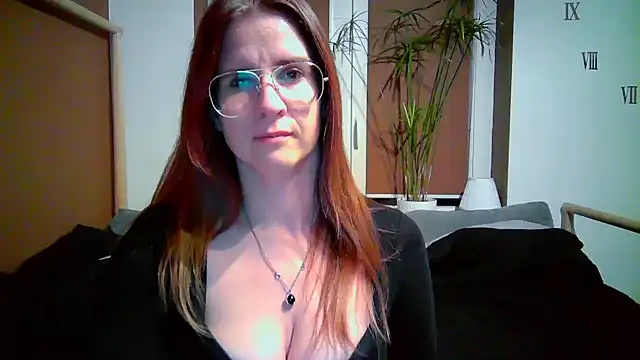 KayaRose online show from November 24, 2025, 4:29 pm