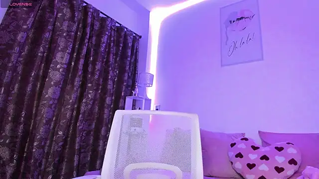 isabela-duran online show from February 12, 2025, 2:03 am