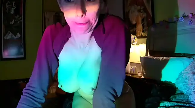 Snapshot of GardenGirl00 chatting on March 2, 2025, 5:01 am GardenGirl00 online show from March 2, 2025, 5:01 am