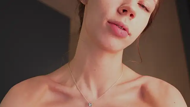 Snapshot of poisonn_girlll chatting on April 30, 2026, 8:57 pm poisonn girlll online show from April 30, 2026, 8:57 pm
