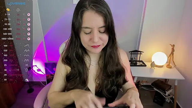 Tamara m  online show from May 30, 2026, 5:40 pm