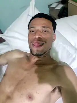 Snapshot of magrinhoOliver chatting on January 20, 2025, 1:28 am magrinhoOliver online show from January 20, 2025, 1:28 am