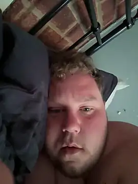 Lukeyboy027 online show from June 21, 2026, 7:47 am