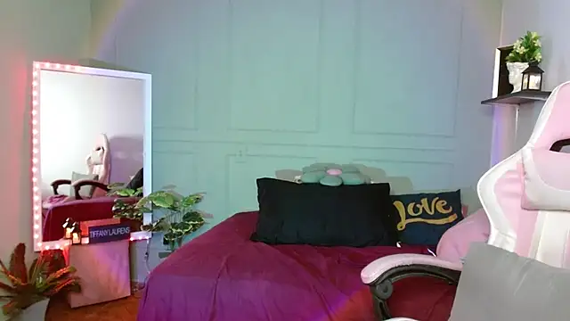 tiffany laurens online show from December 8, 2024, 12:19 pm