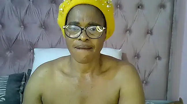 Snapshot of SweetMellowX1 chatting on March 16, 2025, 12:22 pm SweetMellowX1 online show from March 16, 2025, 12:22 pm