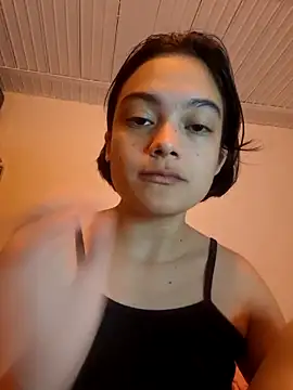 littlemelii online show from December 15, 2025, 8:03 pm