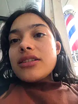 littlemelii online show from November 9, 2025, 5:06 pm