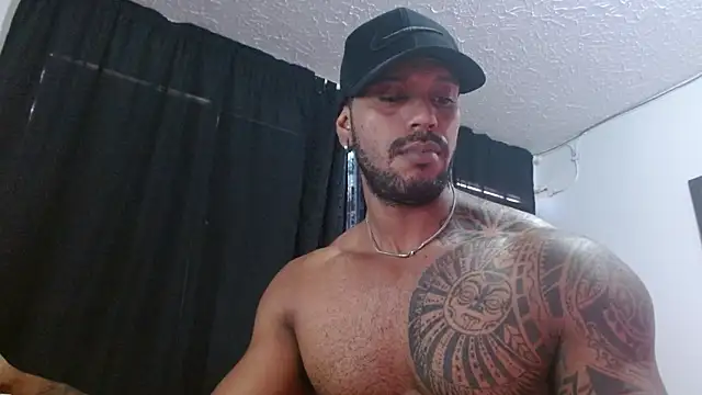 Snapshot of manolofitt chatting on July 7, 2026, 9:29 pm manolofitt online show from July 7, 2026, 9:29 pm