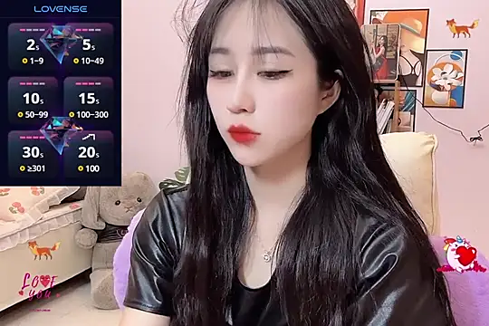 Snapshot of _LLisa_ chatting on February 24, 2025, 6:04 pm LLisa online show from February 24, 2025, 6:04 pm