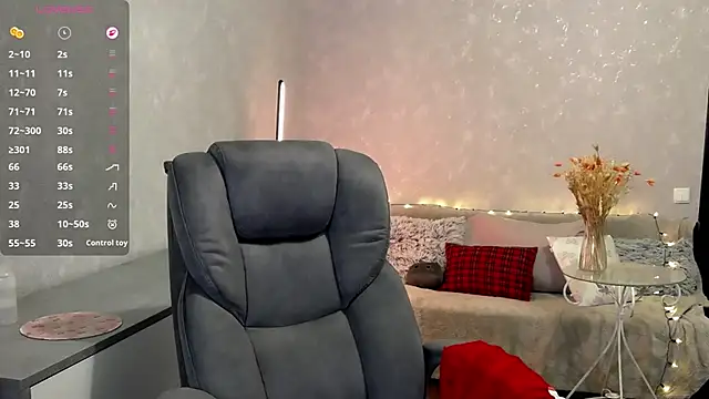 Naughty  Megan online show from May 9, 2026, 2:59 am