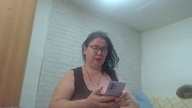 EmmaSquirt online show from March 5, 2026, 9:39 am