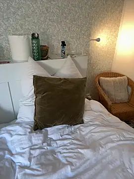 Alisa-Marie online show from November 4, 2025, 11:03 am