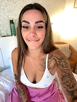 Alisa-Marie online show from November 2, 2025, 12:32 pm