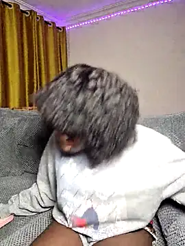 Snapshot of Mon_cherrie_ chatting on September 9, 2025, 11:47 pm Mon cherrie online show from September 9, 2025, 11:47 pm