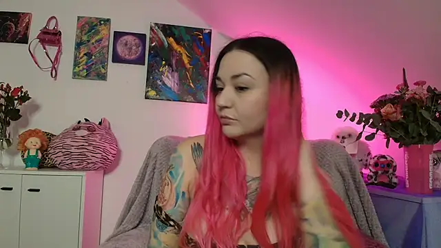 PinkHurricaneOfficial online show from November 23, 2025, 9:47 pm