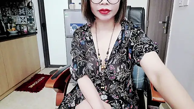 Miu-Le online show from November 13, 2025, 8:07 am