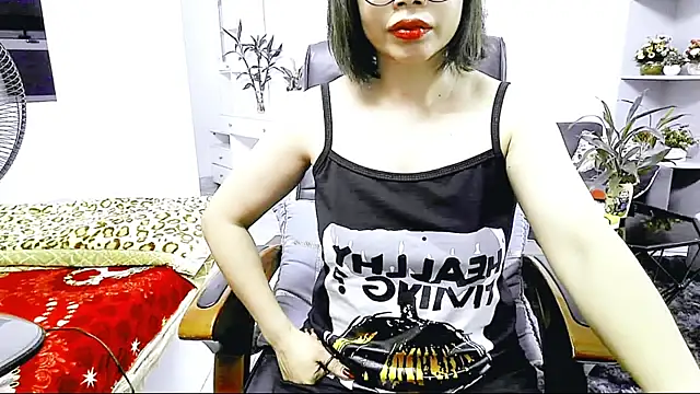 Miu-Le online show from May 7, 2026, 1:47 pm