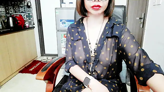 Miu-Le online show from November 26, 2025, 8:36 am