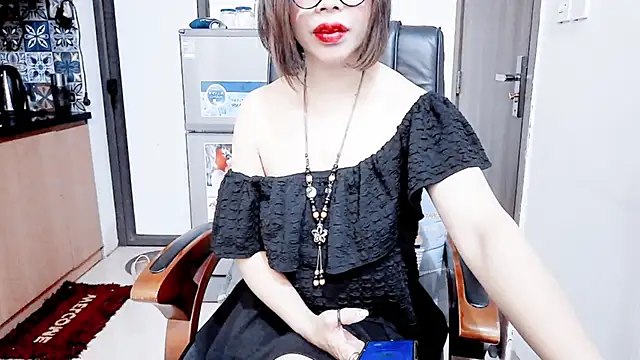 Miu-Le online show from December 22, 2025, 4:18 pm