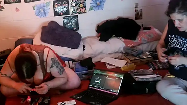 Snapshot of DreamCadian chatting on January 22, 2025, 11:45 am DreamCadian online show from January 22, 2025, 11:45 am