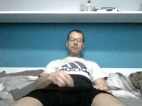 Snapshot of SEBIX-35 chatting on November 18, 2025, 8:06 am SEBIX-35 online show from November 18, 2025, 8:06 am