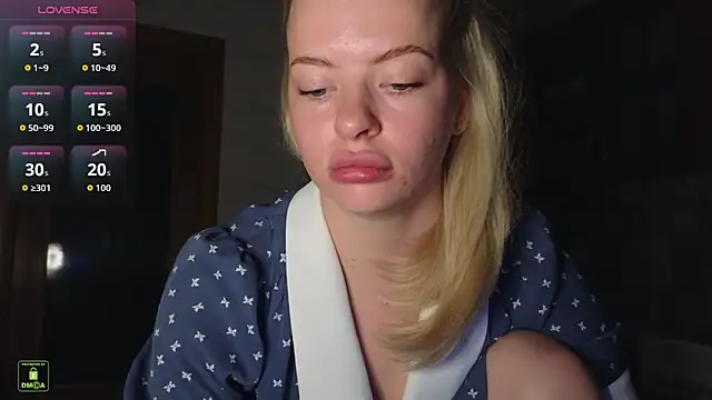 Snapshot of RinaBlondie chatting on January 8, 2026, 5:24 am RinaBlondie online show from January 8, 2026, 5:24 am