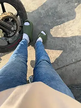 Snapshot of Cum_on_your_tityyy chatting on January 12, 2026, 9:27 am Cum on your tityyy online show from January 12, 2026, 9:27 am