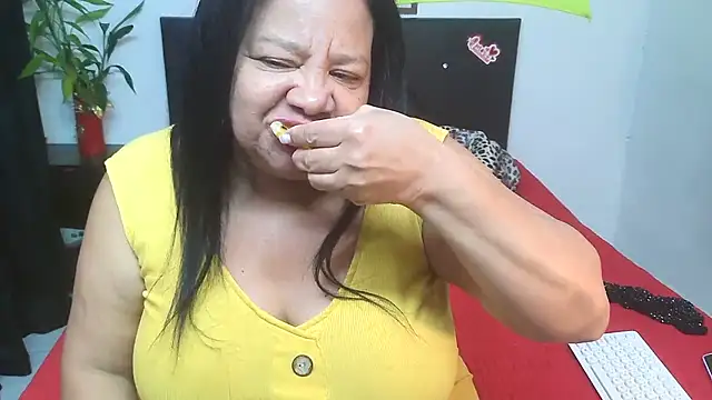 Shanttal0272 online show from February 25, 2026, 5:24 pm