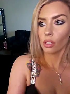 Snapshot of ellieconradxo chatting on October 2, 2025, 5:38 pm ellieconradxo online show from October 2, 2025, 5:38 pm