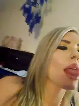 Snapshot of ellieconradxo chatting on January 17, 2025, 3:55 am ellieconradxo online show from January 17, 2025, 3:55 am