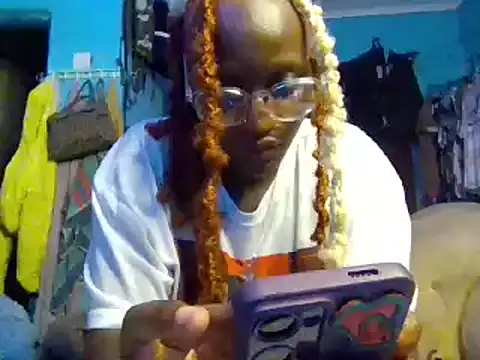 Cutie pumpkin  online show from April 5, 2026, 7:31 pm