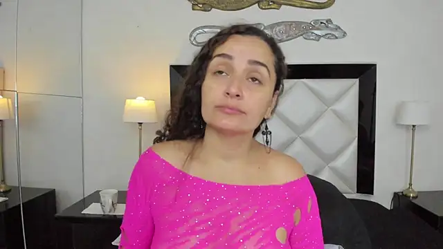 Snapshot of _luna__sweet_ chatting on March 8, 2025, 3:50 am luna sweet online show from March 8, 2025, 3:50 am