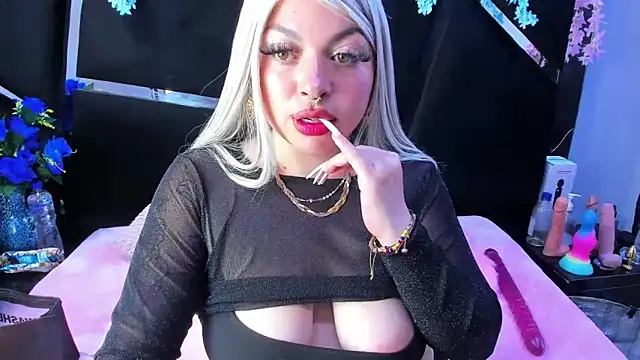 Cocoo Nuth online show from November 9, 2025, 2:59 am