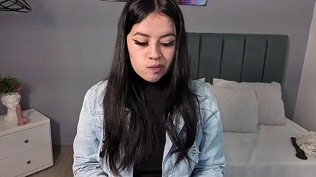 Snapshot of Alli_cooper chatting on April 11, 2026, 11:47 am Alli cooper online show from April 11, 2026, 11:47 am