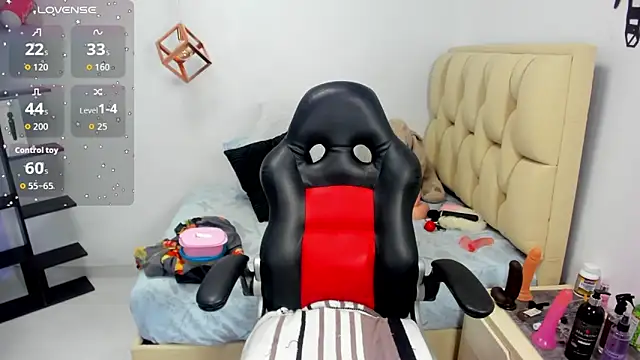 Snapshot of CATIAJONES chatting on February 18, 2026, 6:59 pm CATIAJONES online show from February 18, 2026, 6:59 pm