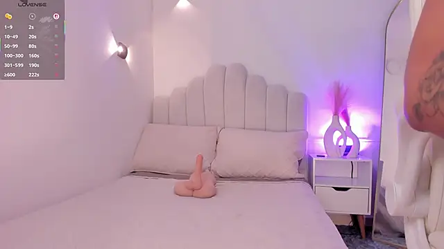 AmberLewis  online show from April 24, 2026, 4:31 pm