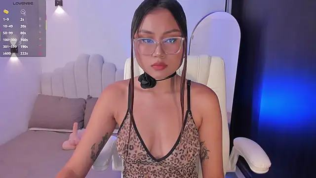 AmberLewis  online show from May 18, 2026, 12:11 am