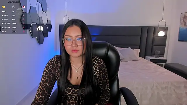 AmberLewis  online show from November 27, 2025, 11:27 pm