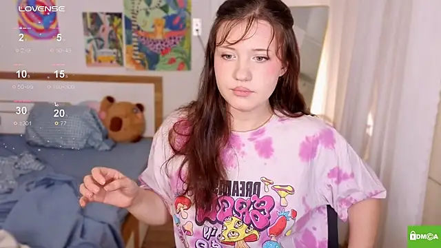 HanahCute online show from November 26, 2025, 2:11 am