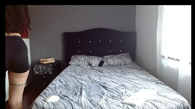 Emilia 1995 online show from March 31, 2026, 4:09 pm