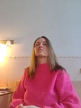 Evelina cute online show from November 17, 2025, 7:56 am