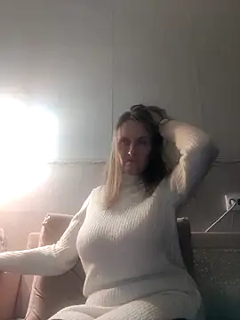 Snapshot of Evelina_cute chatting on February 19, 2025, 7:59 pm Evelina cute online show from February 19, 2025, 7:59 pm