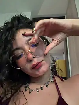 Snapshot of Antoniart_ chatting on April 27, 2026, 2:20 am Antoniart online show from April 27, 2026, 2:20 am