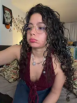 Snapshot of Antoniart_ chatting on May 10, 2026, 3:21 am Antoniart online show from May 10, 2026, 3:21 am