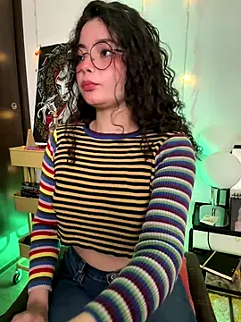 Snapshot of Antoniart_ chatting on October 6, 2025, 2:02 am Antoniart online show from October 6, 2025, 2:02 am
