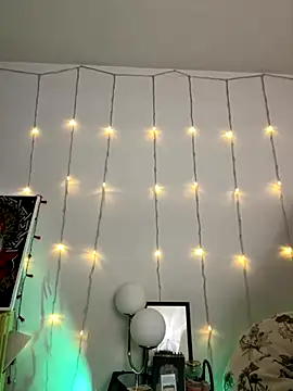 Snapshot of Antoniart_ chatting on October 14, 2025, 3:29 am Antoniart online show from October 14, 2025, 3:29 am