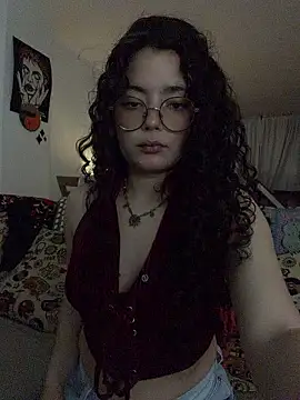 Snapshot of Antoniart_ chatting on April 8, 2026, 3:08 am Antoniart online show from April 8, 2026, 3:08 am