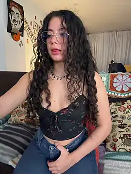 Snapshot of Antoniart_ chatting on May 12, 2026, 2:08 am Antoniart online show from May 12, 2026, 2:08 am